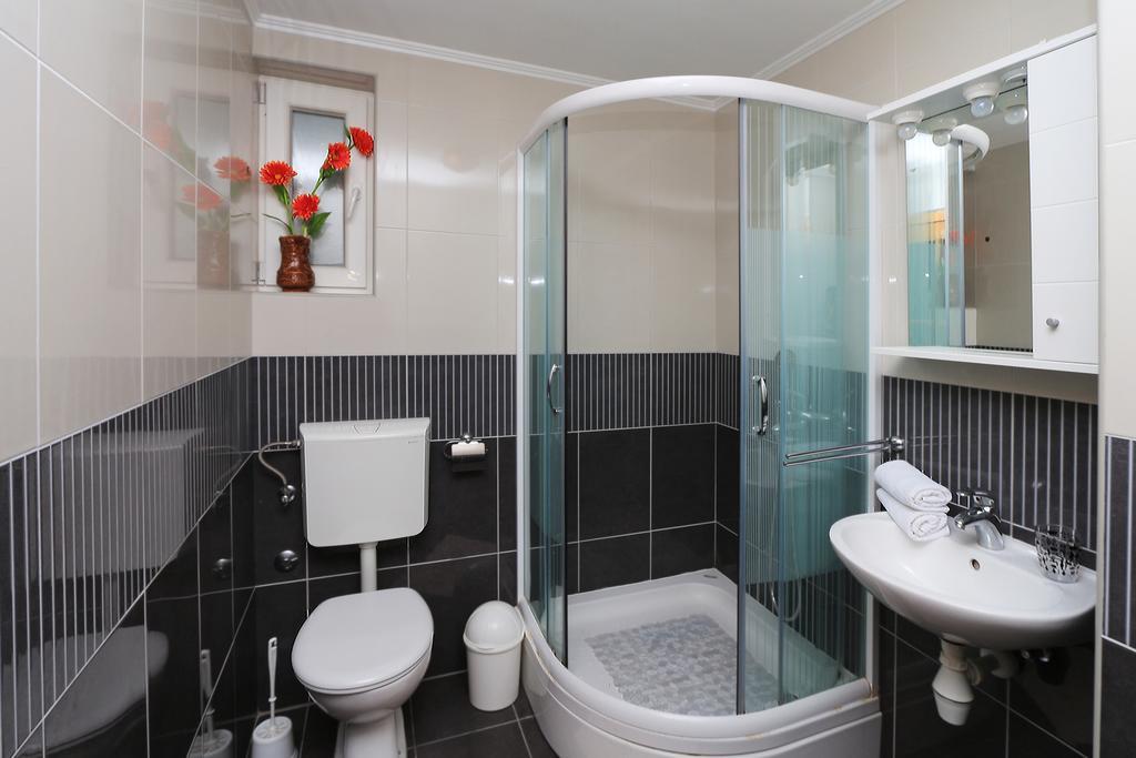 מאקרסקה Apartments Andrijasevic מראה חיצוני תמונה
